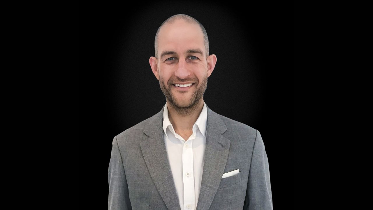 Duncan Stevens, high performance keynote speaker applying behavioural psychology and influence science to performance